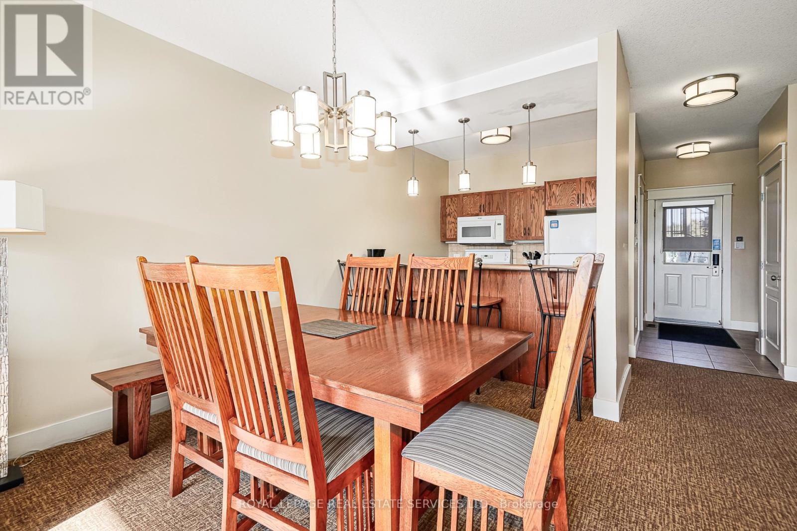 












120 - 125 FAIRWAY COURT

,
Blue Mountains,




Ontario
L9Y0P8

