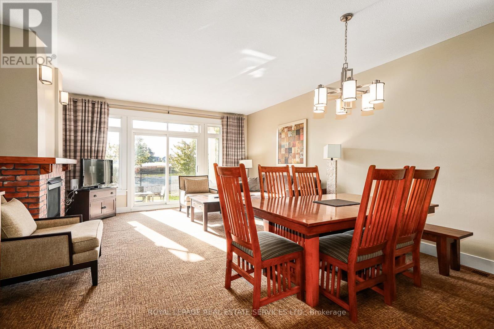 












120 - 125 FAIRWAY COURT

,
Blue Mountains,




Ontario
L9Y0P8

