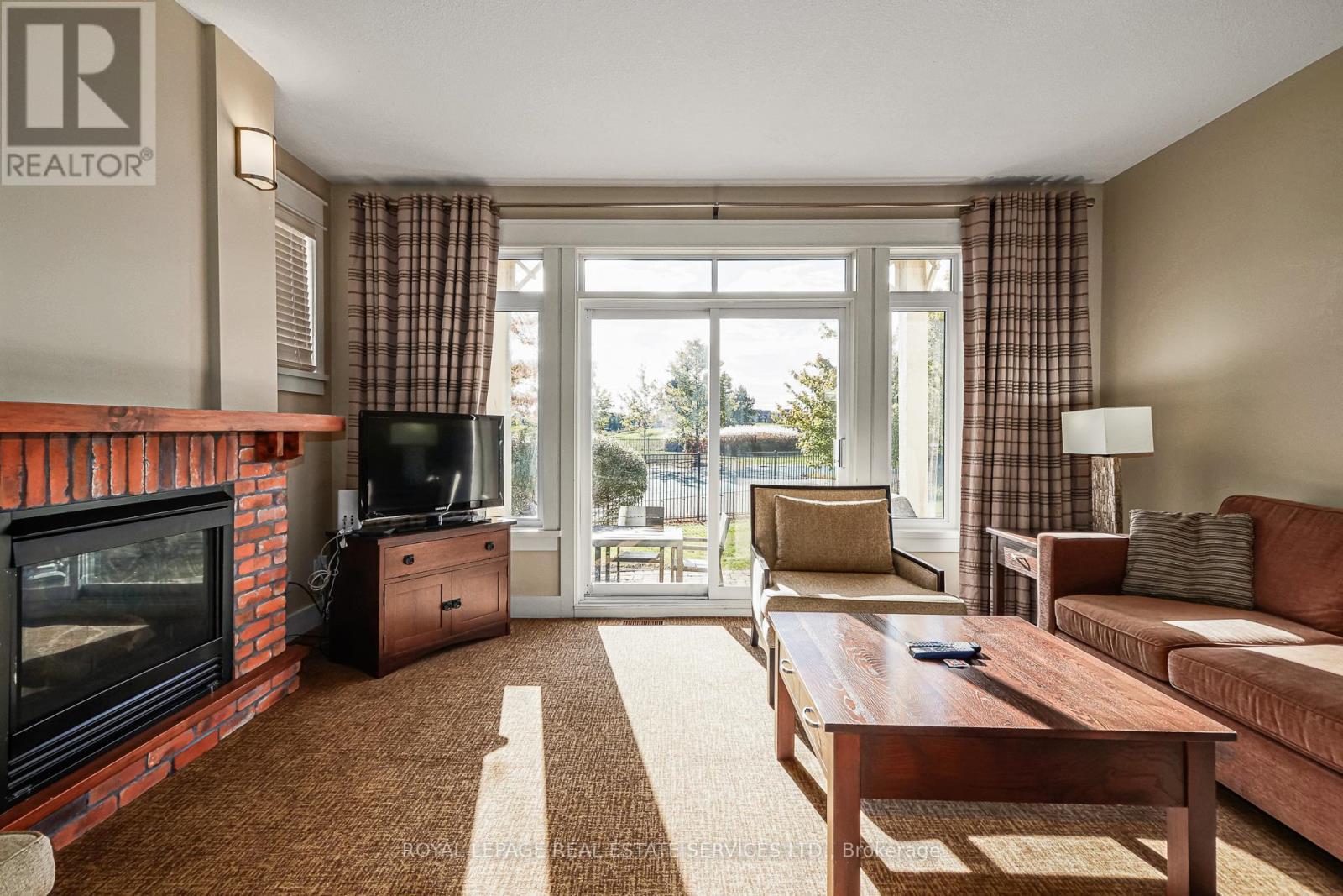 












120 - 125 FAIRWAY COURT

,
Blue Mountains,




Ontario
L9Y0P8


