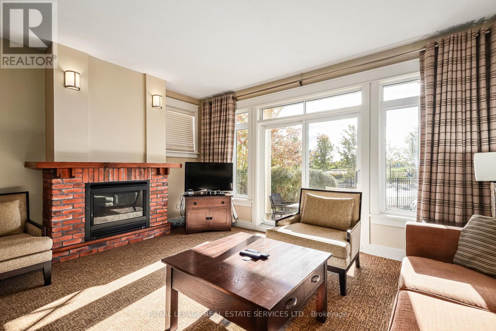 












120 - 125 FAIRWAY COURT

,
Blue Mountains,




Ontario
L9Y0P8

