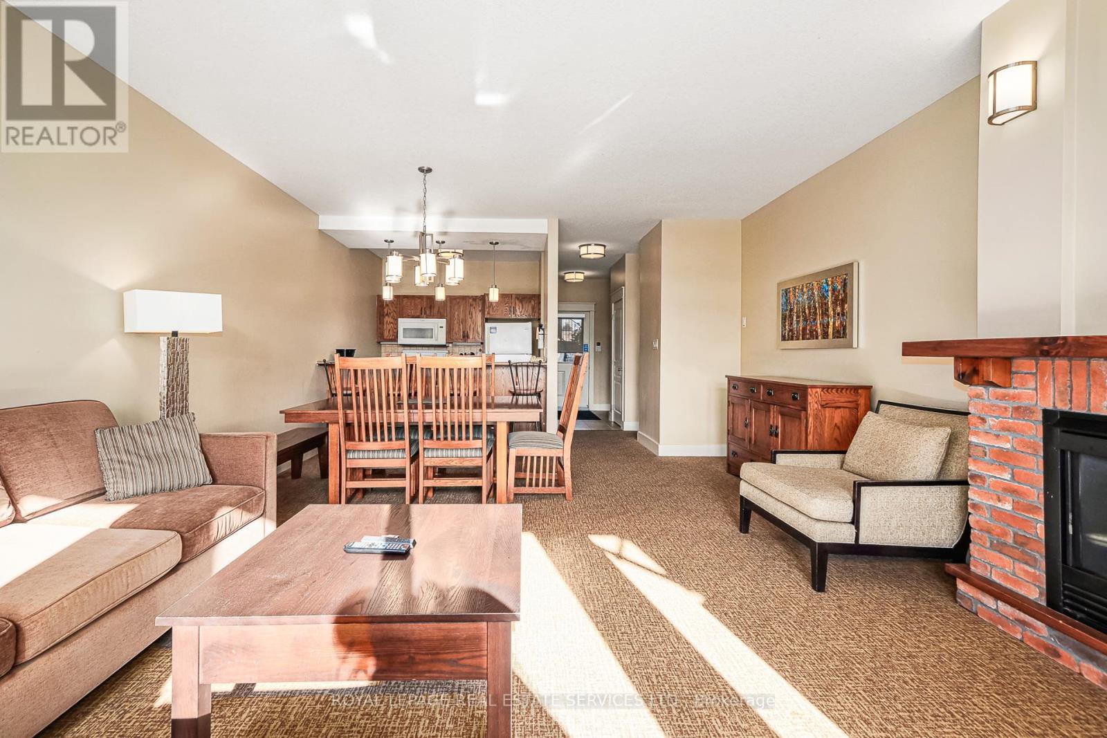 












120 - 125 FAIRWAY COURT

,
Blue Mountains,




Ontario
L9Y0P8

