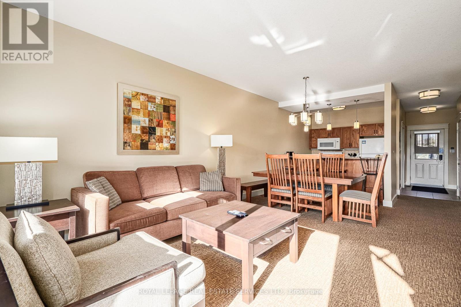 












120 - 125 FAIRWAY COURT

,
Blue Mountains,




Ontario
L9Y0P8


