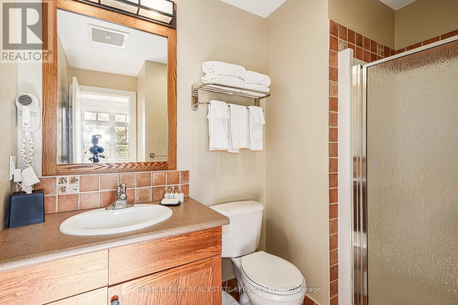 












120 - 125 FAIRWAY COURT

,
Blue Mountains,




Ontario
L9Y0P8

