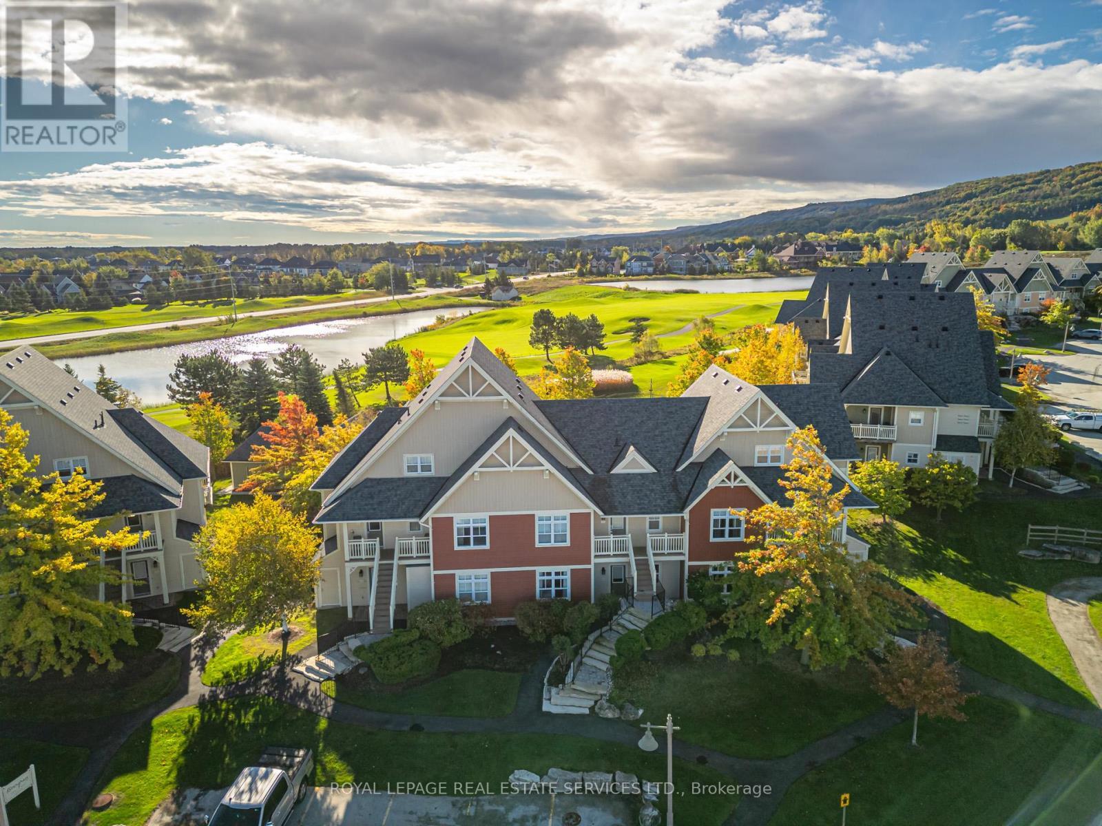 












120 - 125 FAIRWAY COURT

,
Blue Mountains,




Ontario
L9Y0P8

