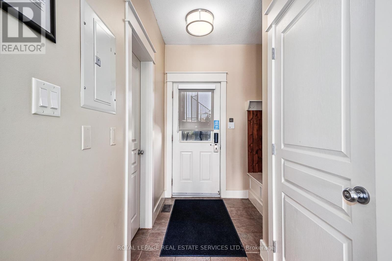 












120 - 125 FAIRWAY COURT

,
Blue Mountains,




Ontario
L9Y0P8


