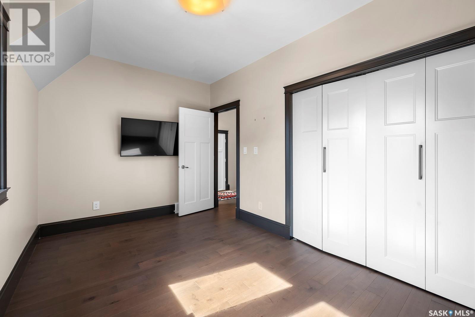 












8 1651 Anson ROAD

,
Regina,




Saskatchewan
S4P1B8

