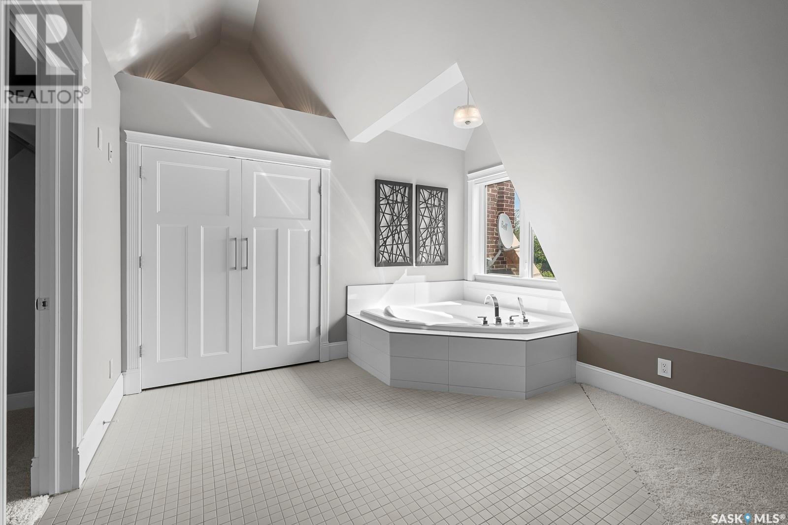 












8 1651 Anson ROAD

,
Regina,




Saskatchewan
S4P1B8

