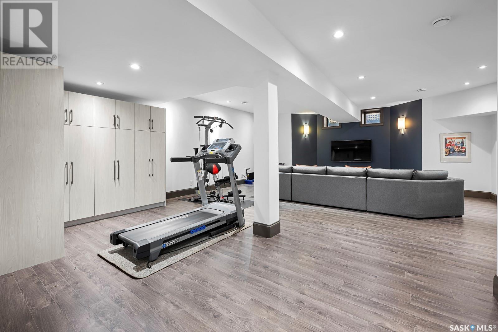 












8 1651 Anson ROAD

,
Regina,




Saskatchewan
S4P1B8

