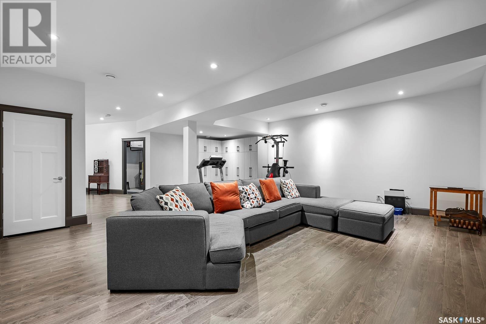 












8 1651 Anson ROAD

,
Regina,




Saskatchewan
S4P1B8

