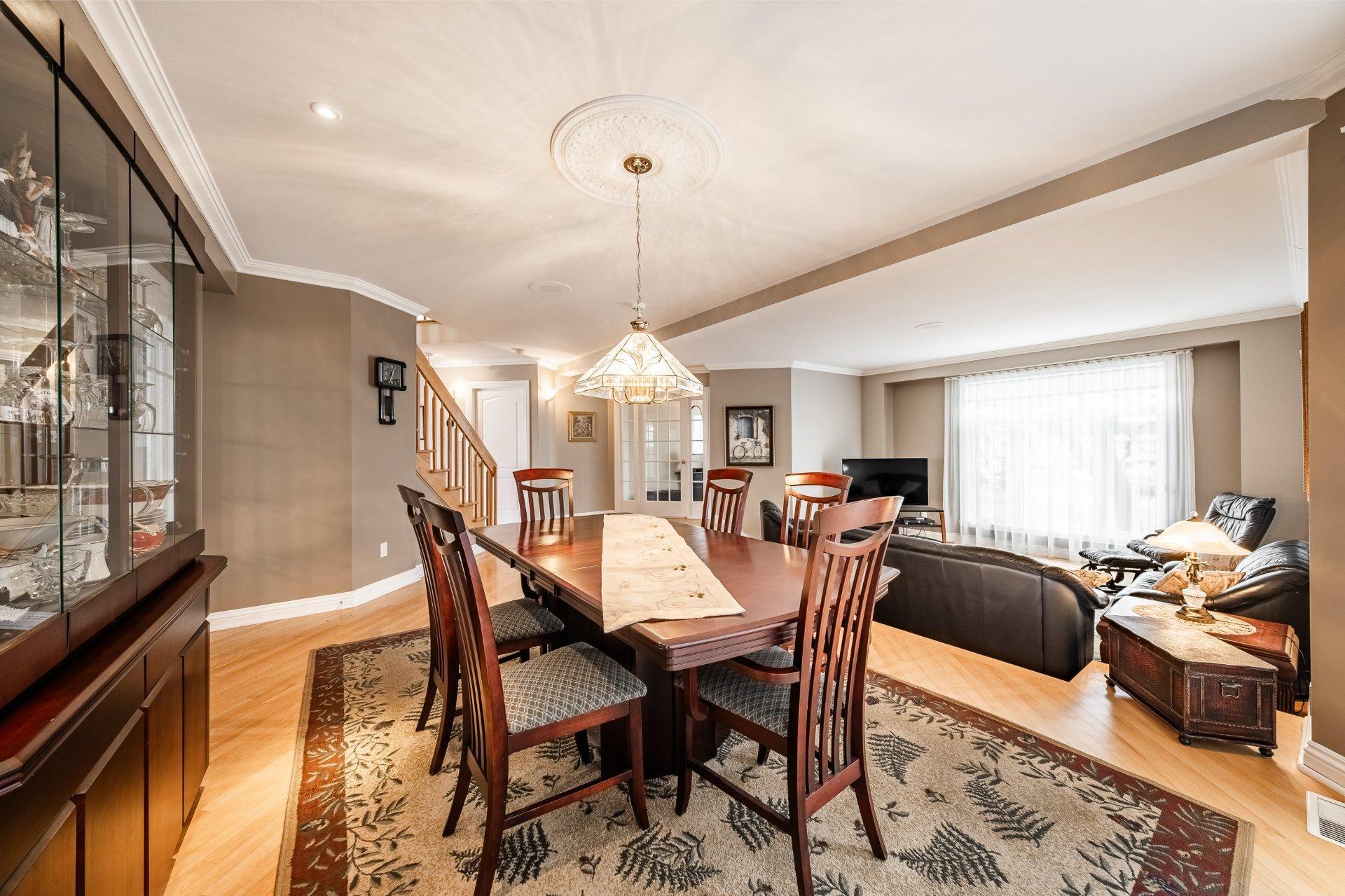









350


Rue Gouin

,
Saint-Bruno-de-Montarville,




QC
J3V6C8

