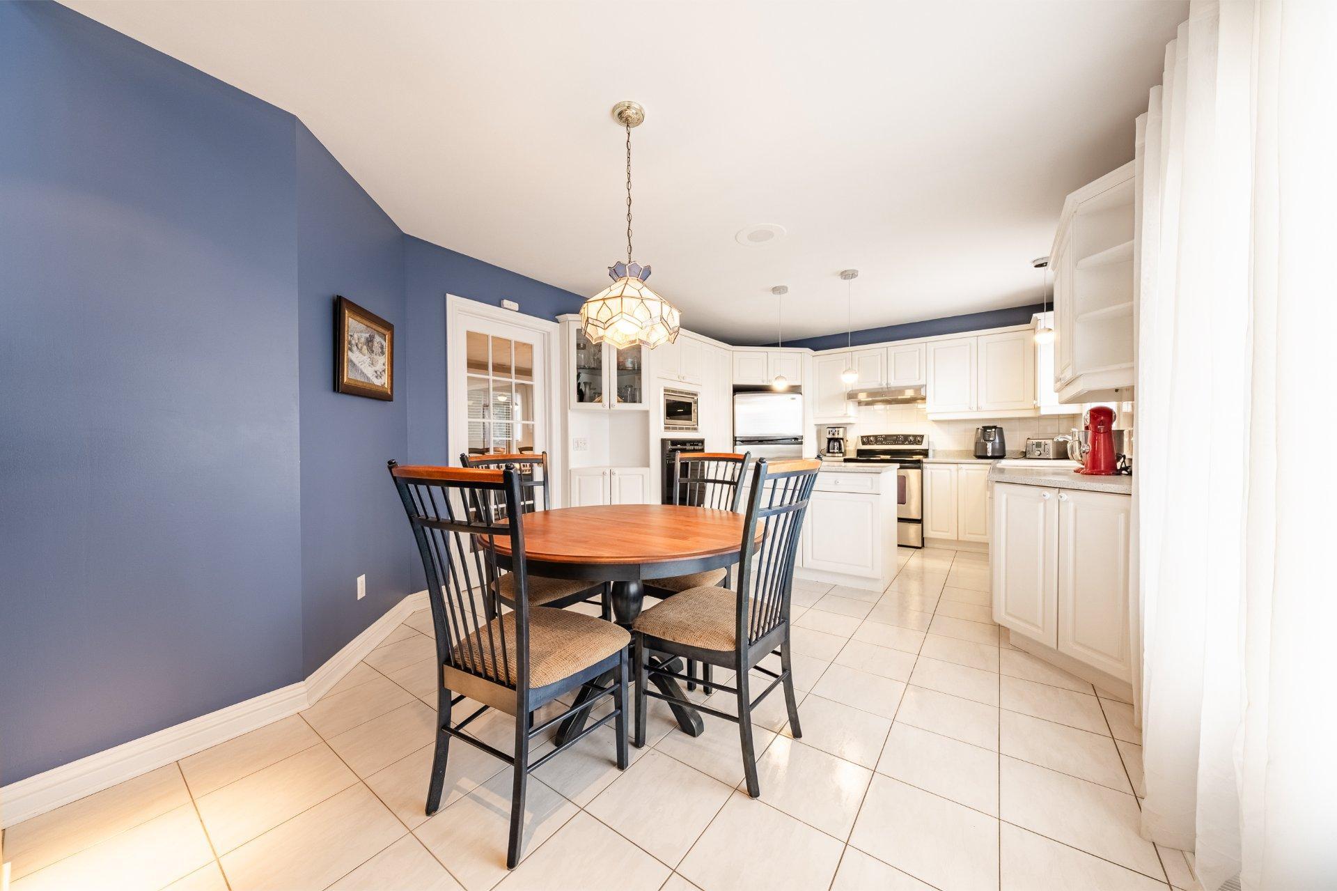 









350


Rue Gouin

,
Saint-Bruno-de-Montarville,




QC
J3V6C8

