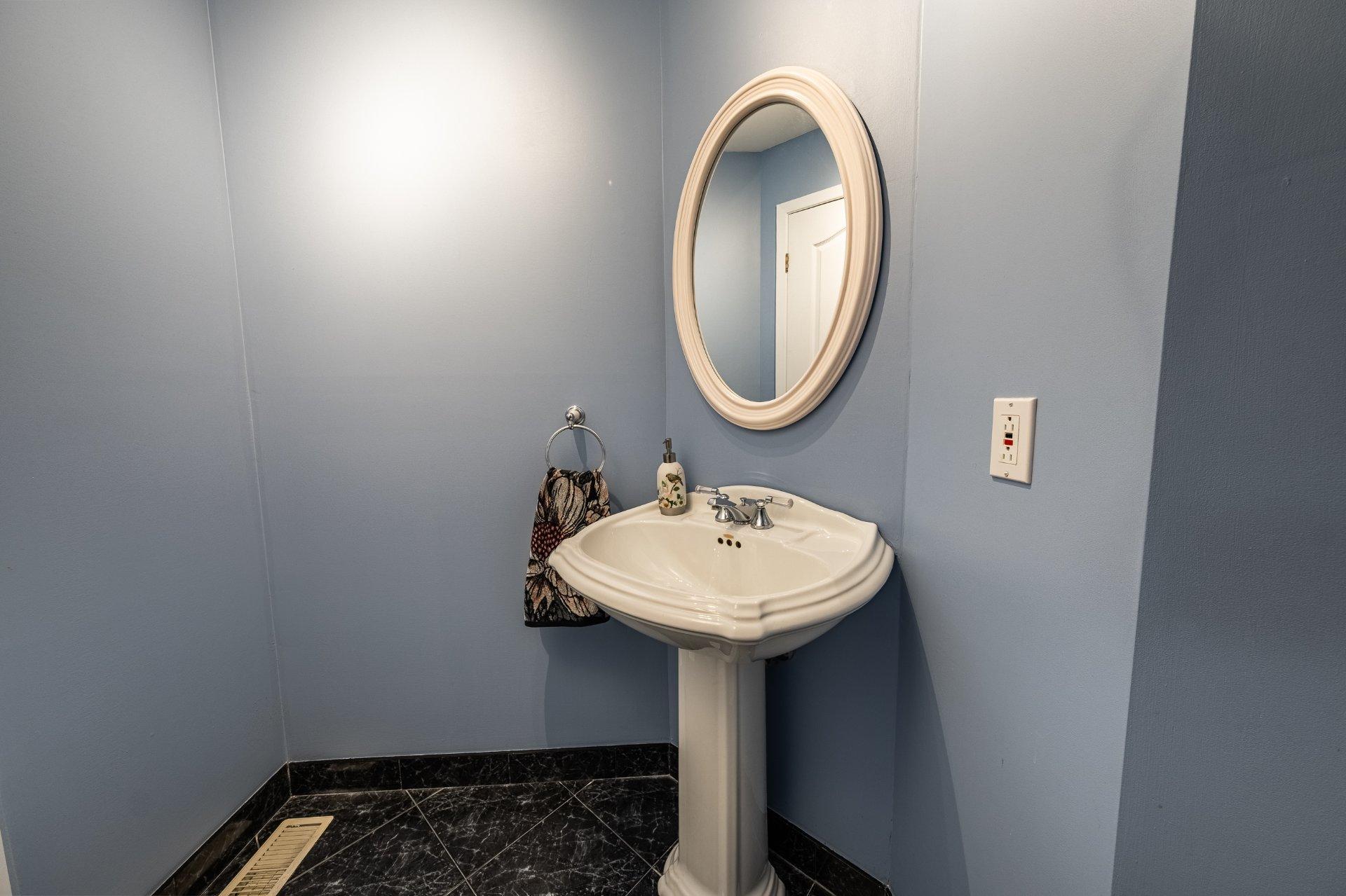 









350


Rue Gouin

,
Saint-Bruno-de-Montarville,




QC
J3V6C8

