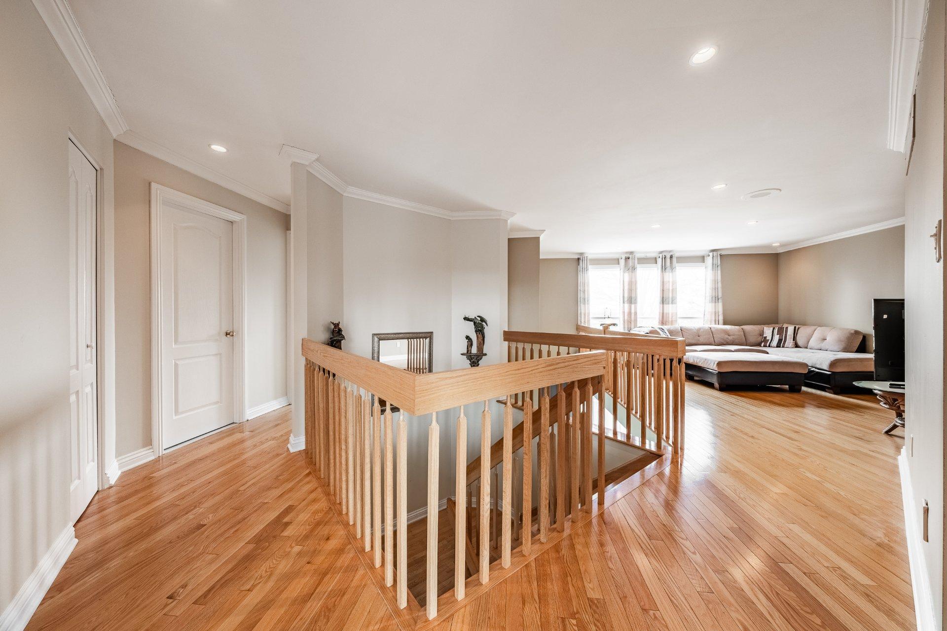 









350


Rue Gouin

,
Saint-Bruno-de-Montarville,




QC
J3V6C8

