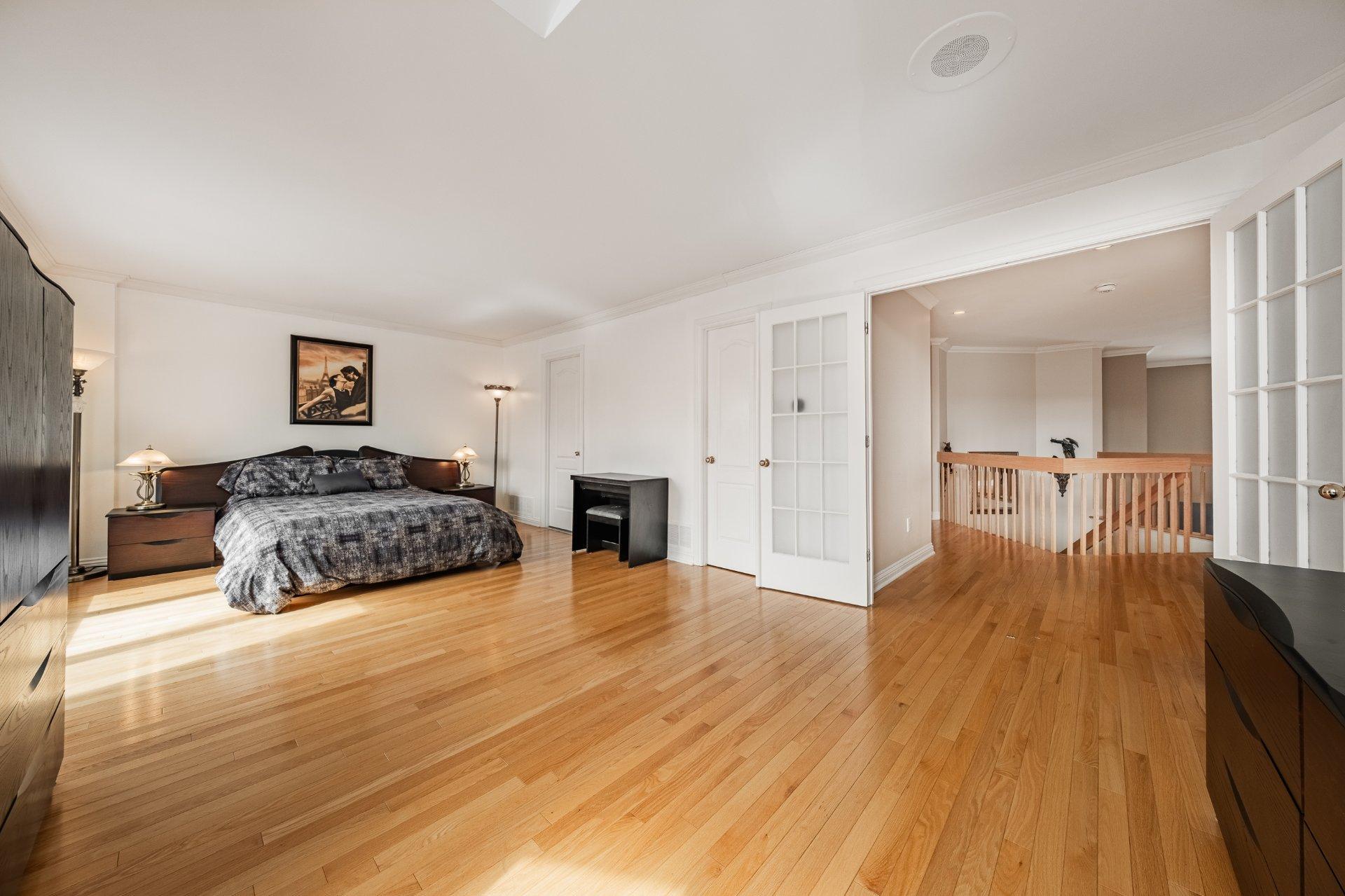 









350


Rue Gouin

,
Saint-Bruno-de-Montarville,




QC
J3V6C8

