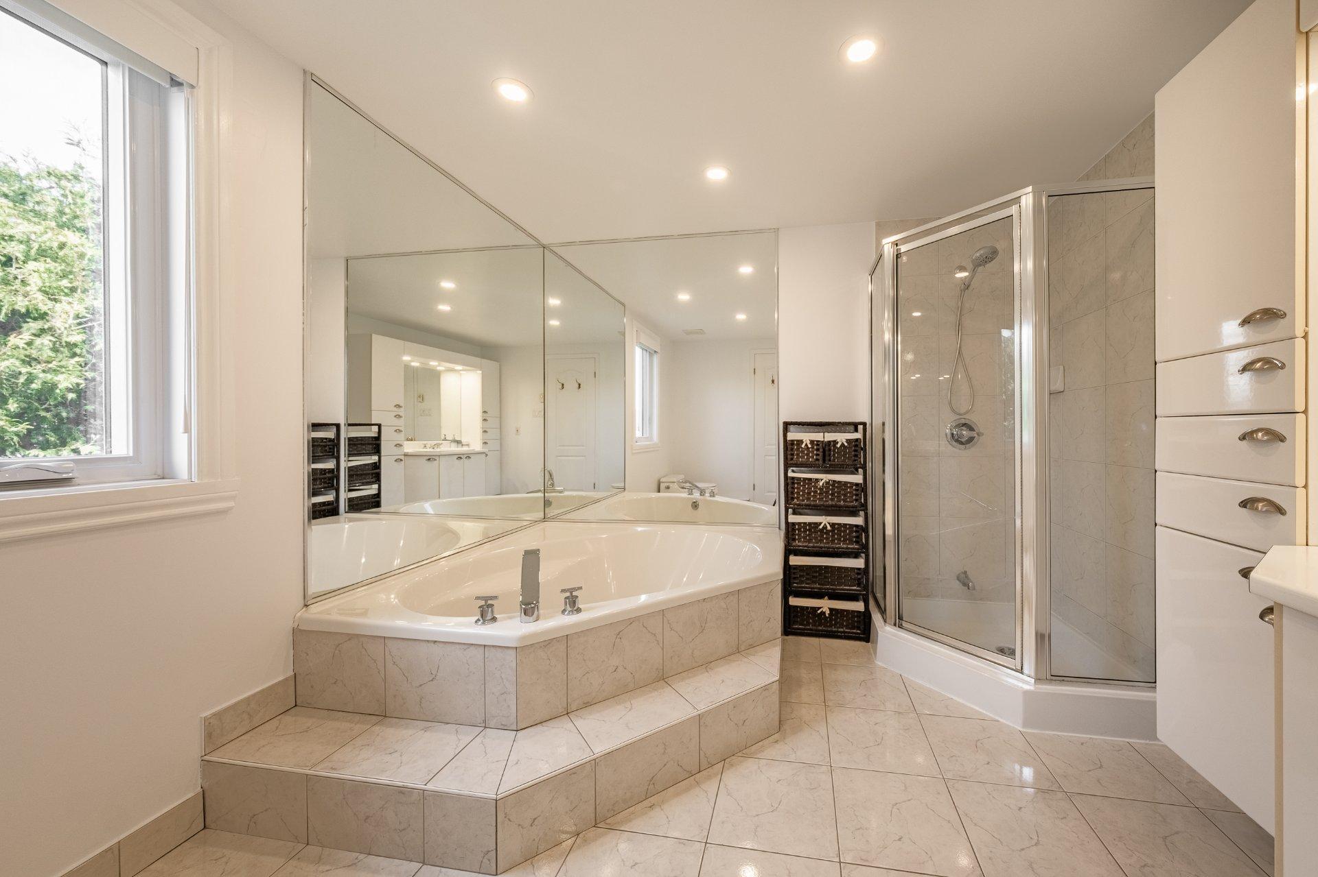 









350


Rue Gouin

,
Saint-Bruno-de-Montarville,




QC
J3V6C8

