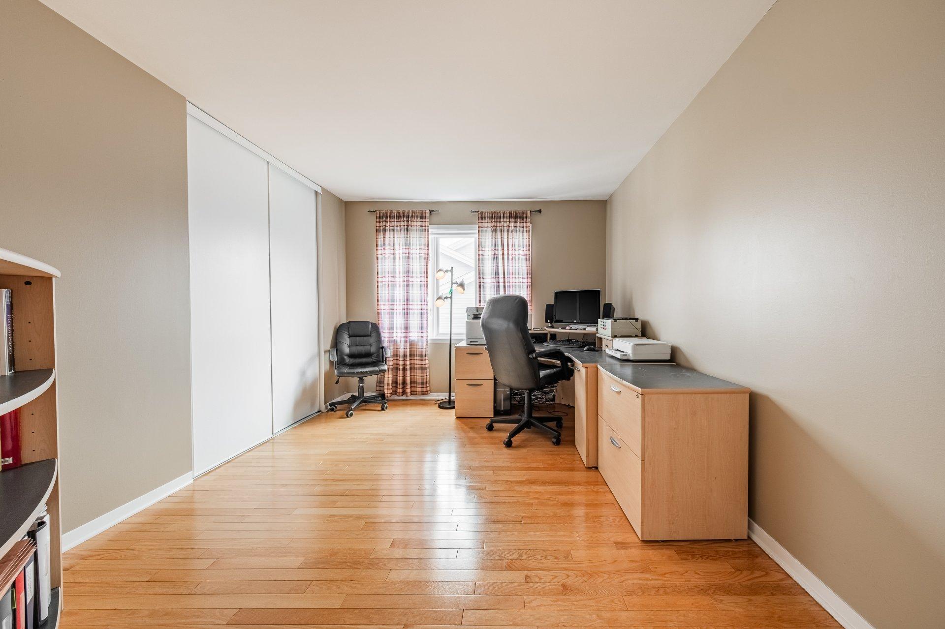 









350


Rue Gouin

,
Saint-Bruno-de-Montarville,




QC
J3V6C8

