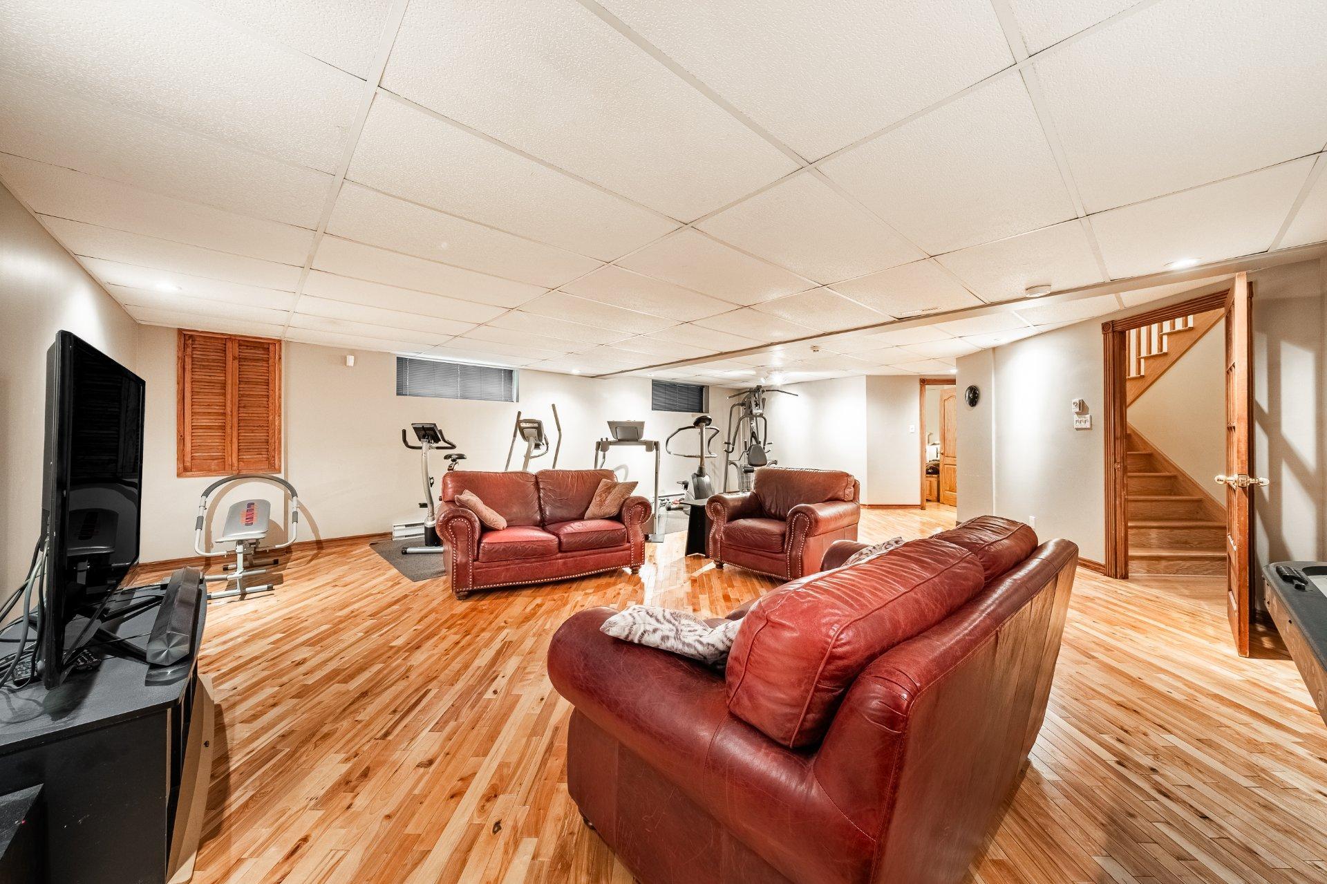 









350


Rue Gouin

,
Saint-Bruno-de-Montarville,




QC
J3V6C8

