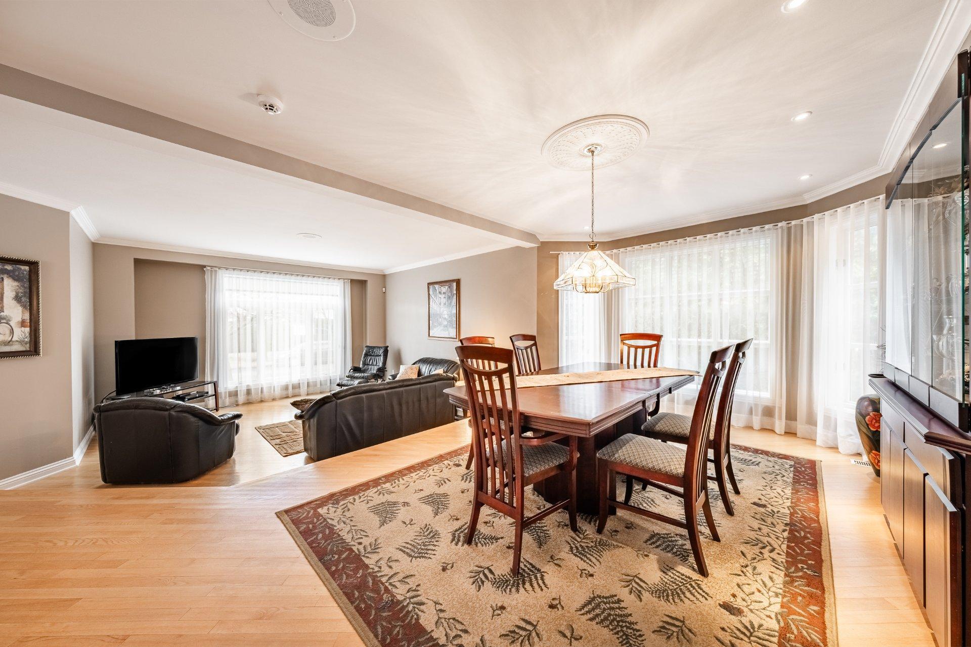 









350


Rue Gouin

,
Saint-Bruno-de-Montarville,




QC
J3V6C8

