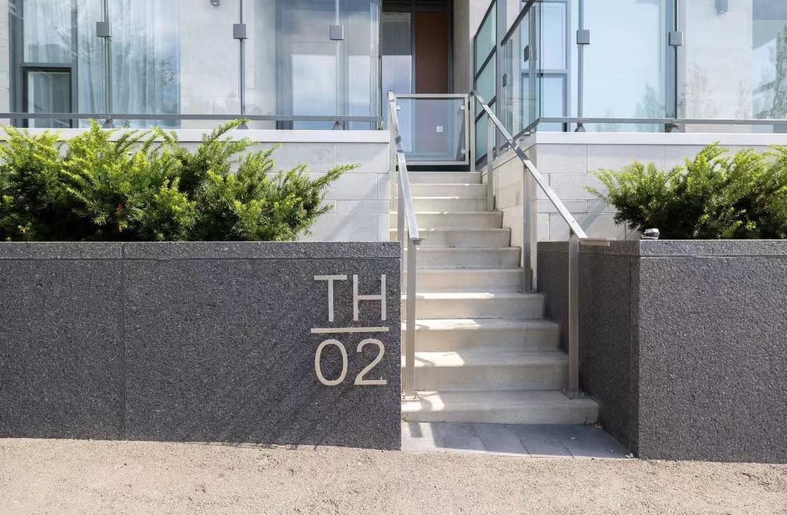 









1288


Rue St-Antoine O.

, TH2,
Montréal (Ville-Marie),




QC
H3C0X6

