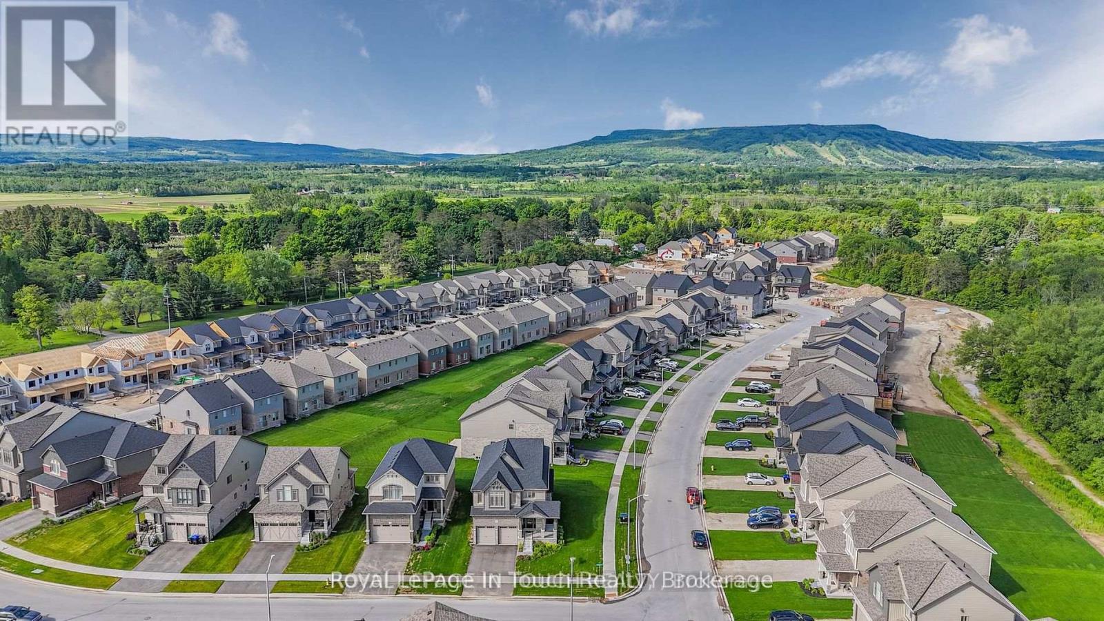 












2 ROWLAND STREET

,
Collingwood,




Ontario
L9Y5M5

