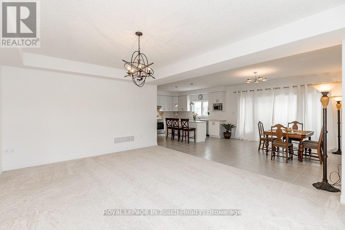 












2 ROWLAND STREET

,
Collingwood,




Ontario
L9Y5M5

