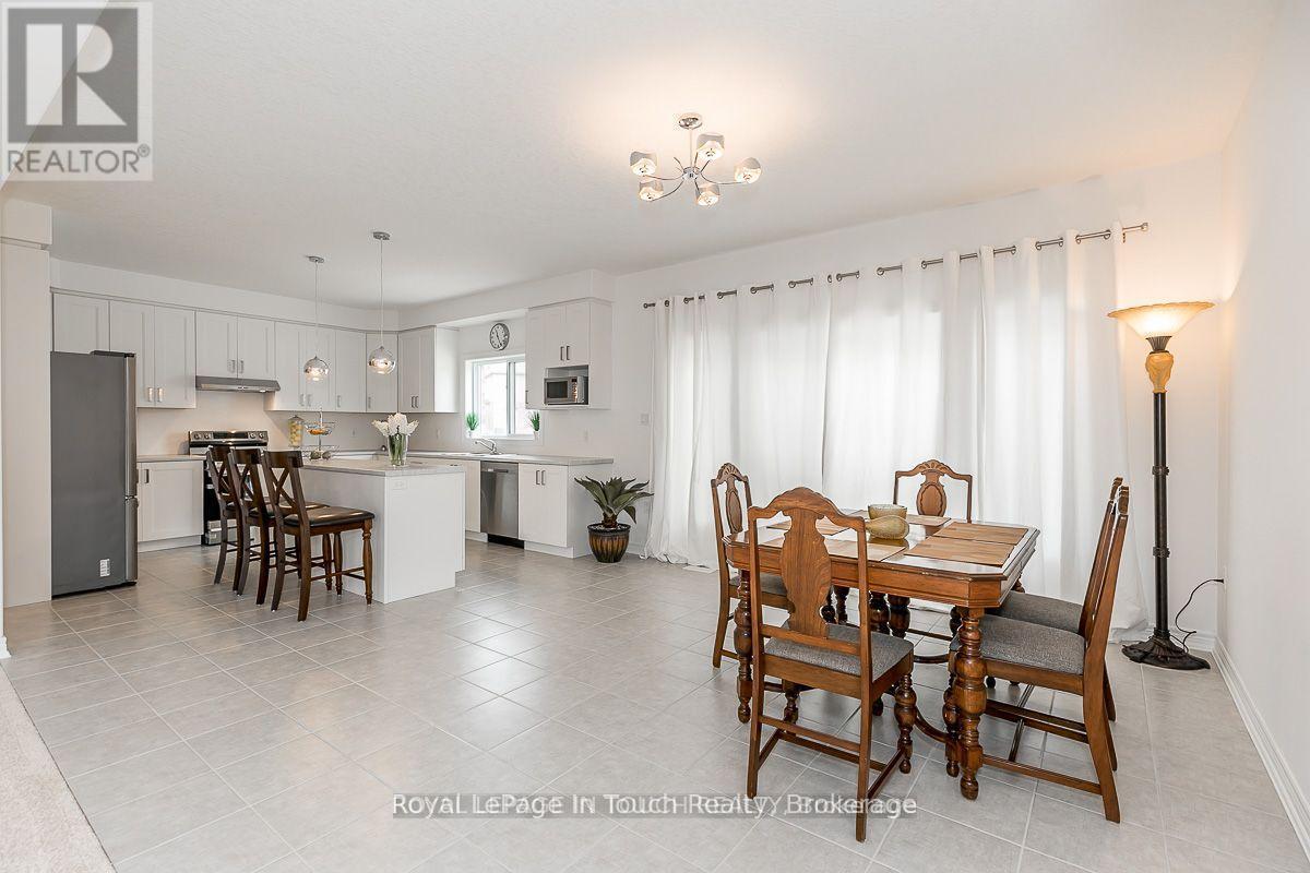 












2 ROWLAND STREET

,
Collingwood,




Ontario
L9Y5M5

