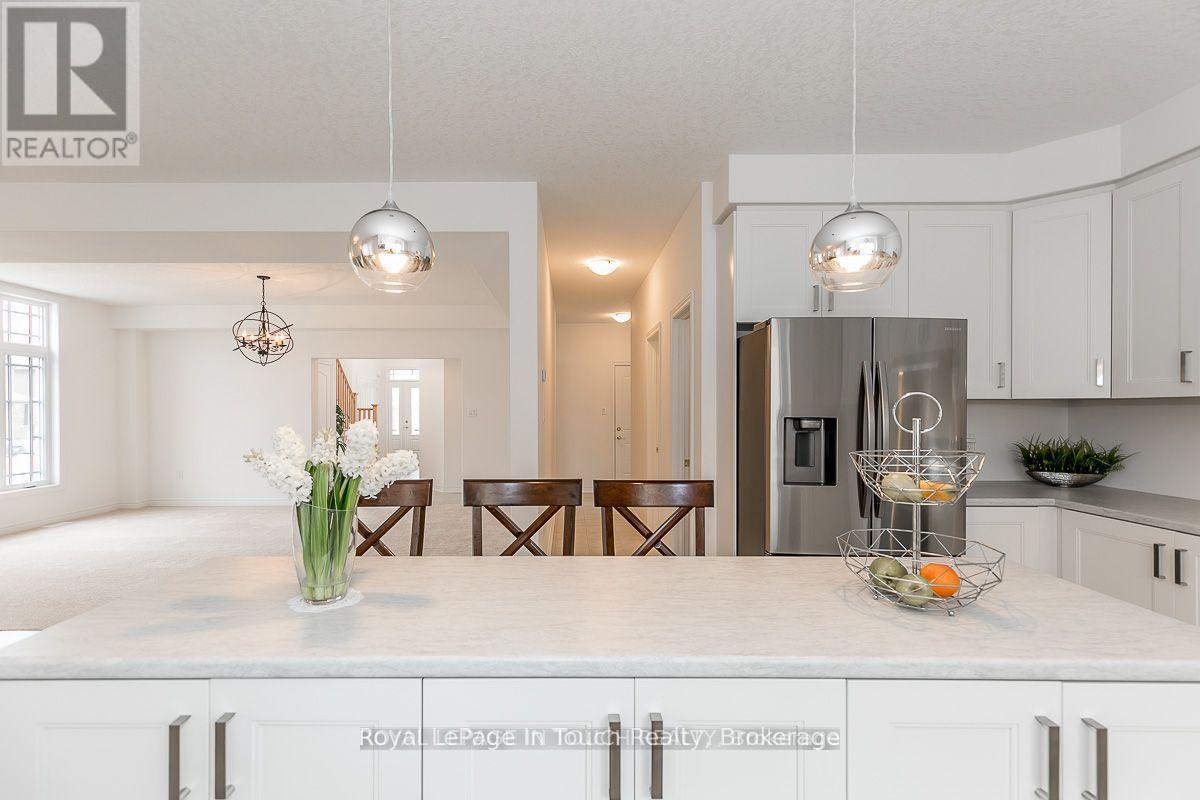 












2 ROWLAND STREET

,
Collingwood,




Ontario
L9Y5M5

