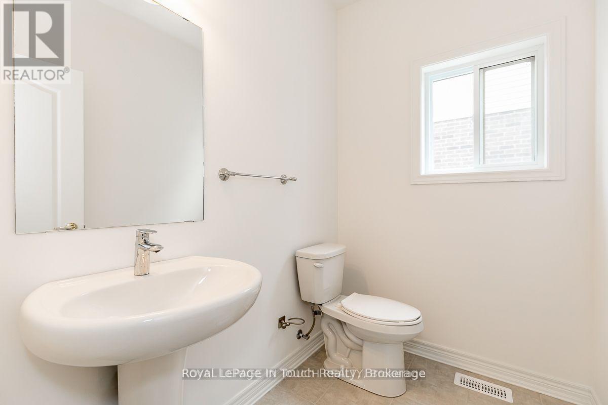












2 ROWLAND STREET

,
Collingwood,




Ontario
L9Y5M5

