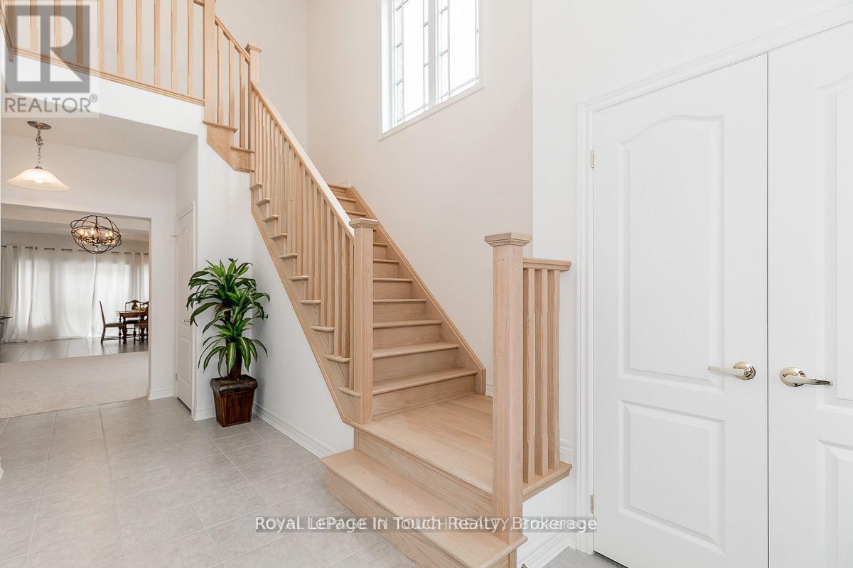 












2 ROWLAND STREET

,
Collingwood,




Ontario
L9Y5M5

