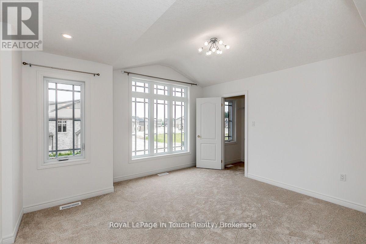 












2 ROWLAND STREET

,
Collingwood,




Ontario
L9Y5M5

