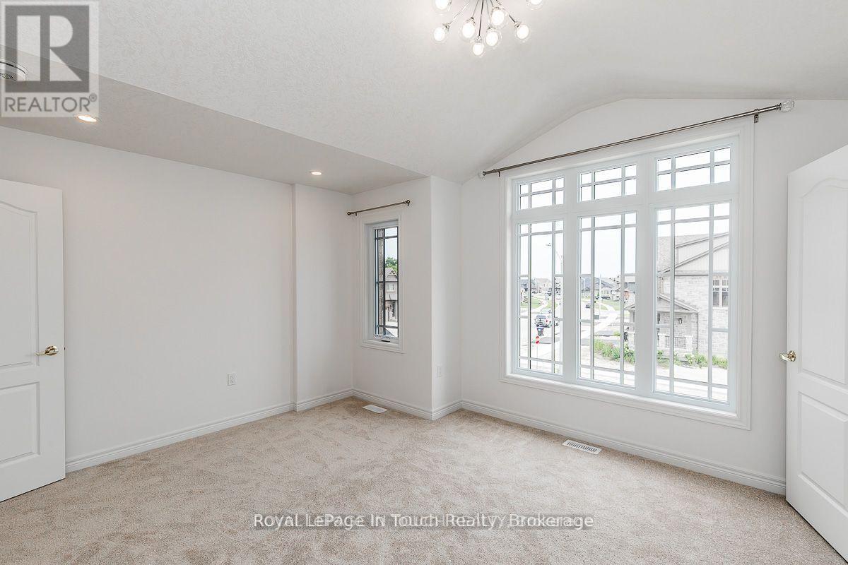 












2 ROWLAND STREET

,
Collingwood,




Ontario
L9Y5M5

