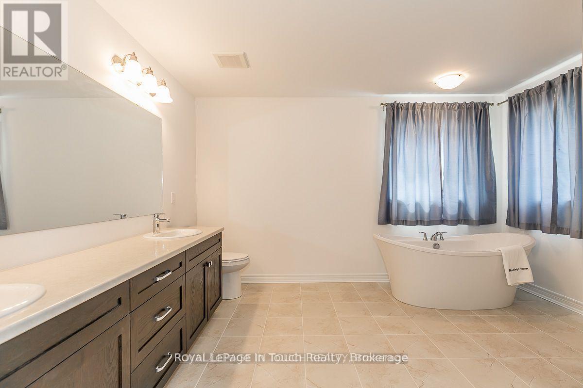












2 ROWLAND STREET

,
Collingwood,




Ontario
L9Y5M5

