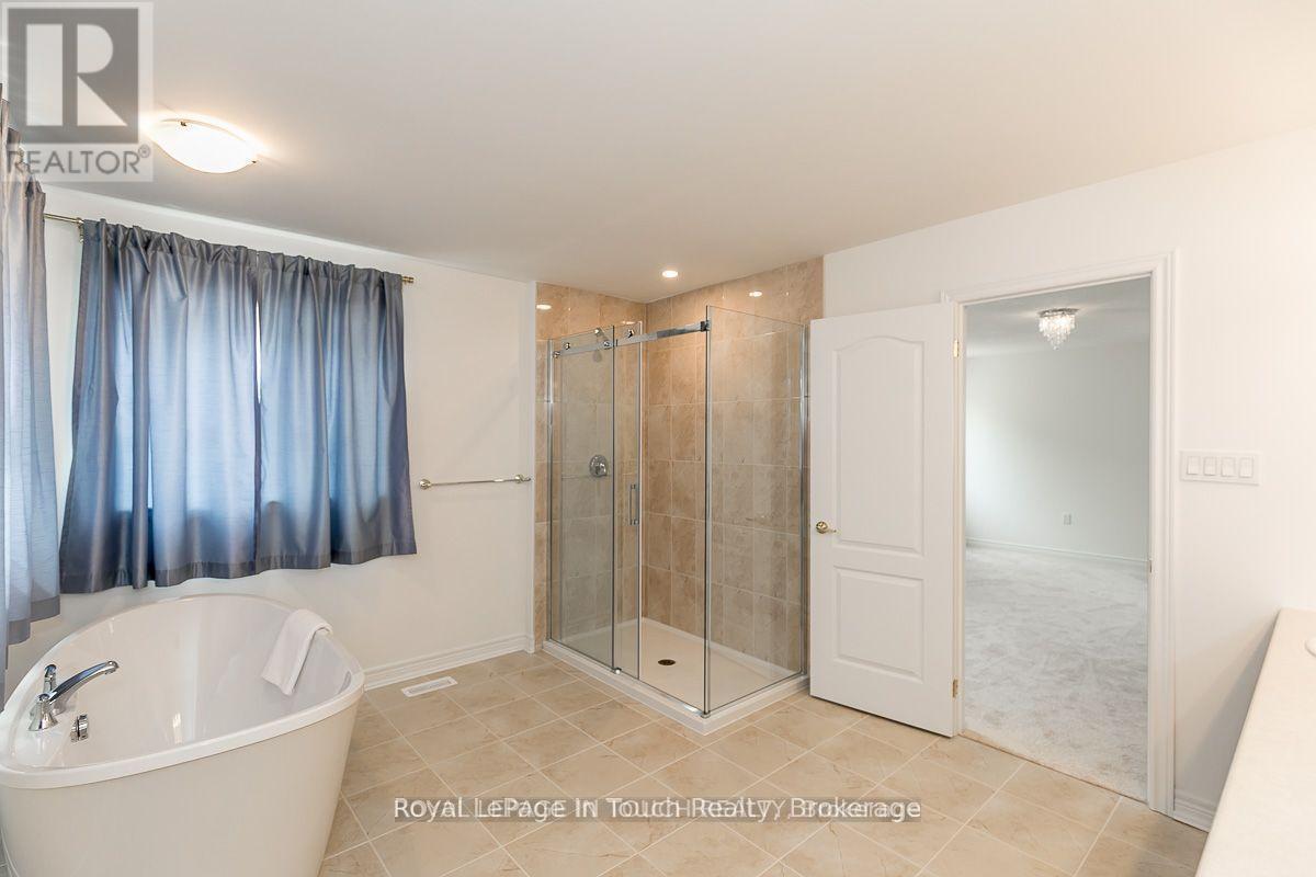 












2 ROWLAND STREET

,
Collingwood,




Ontario
L9Y5M5

