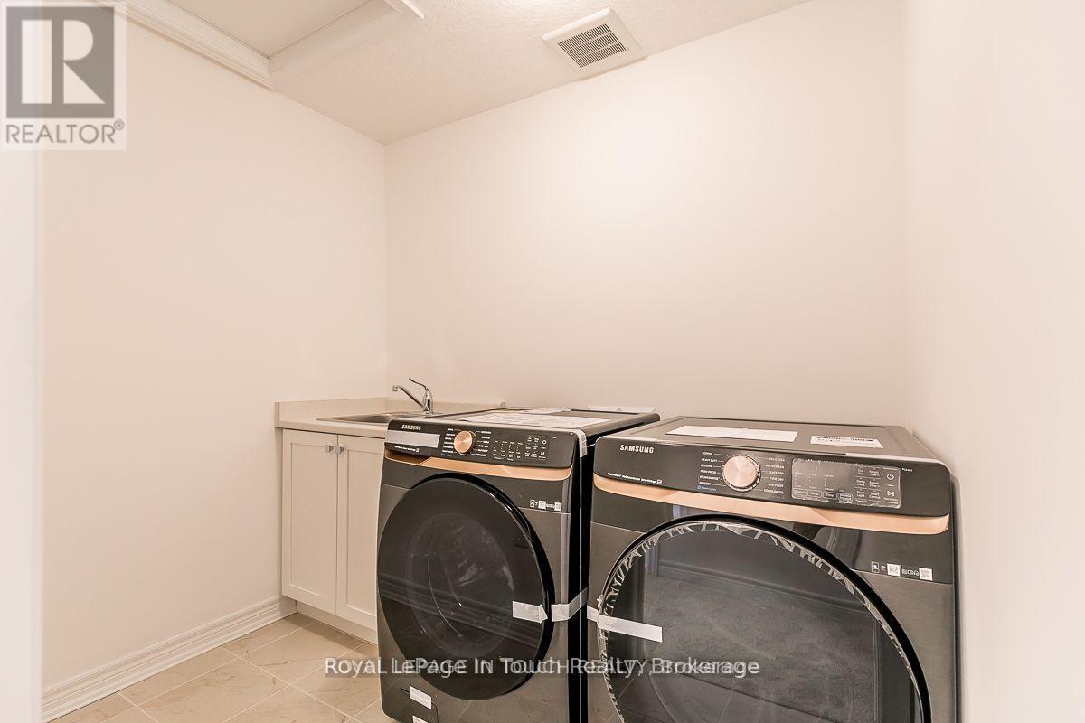 












2 ROWLAND STREET

,
Collingwood,




Ontario
L9Y5M5

