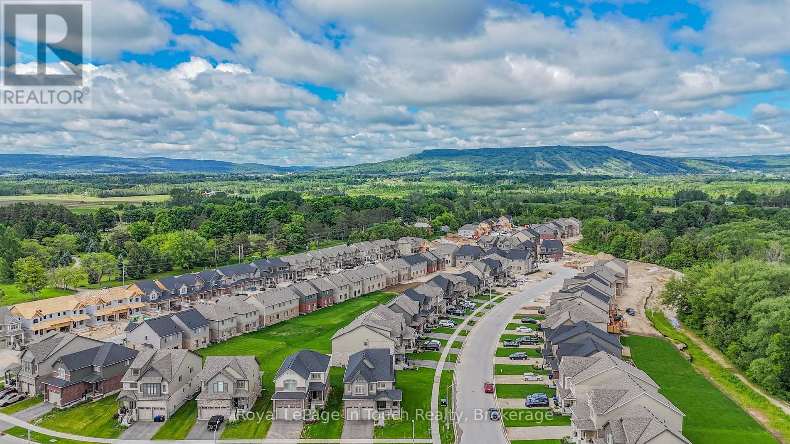 












2 ROWLAND STREET

,
Collingwood,




Ontario
L9Y5M5

