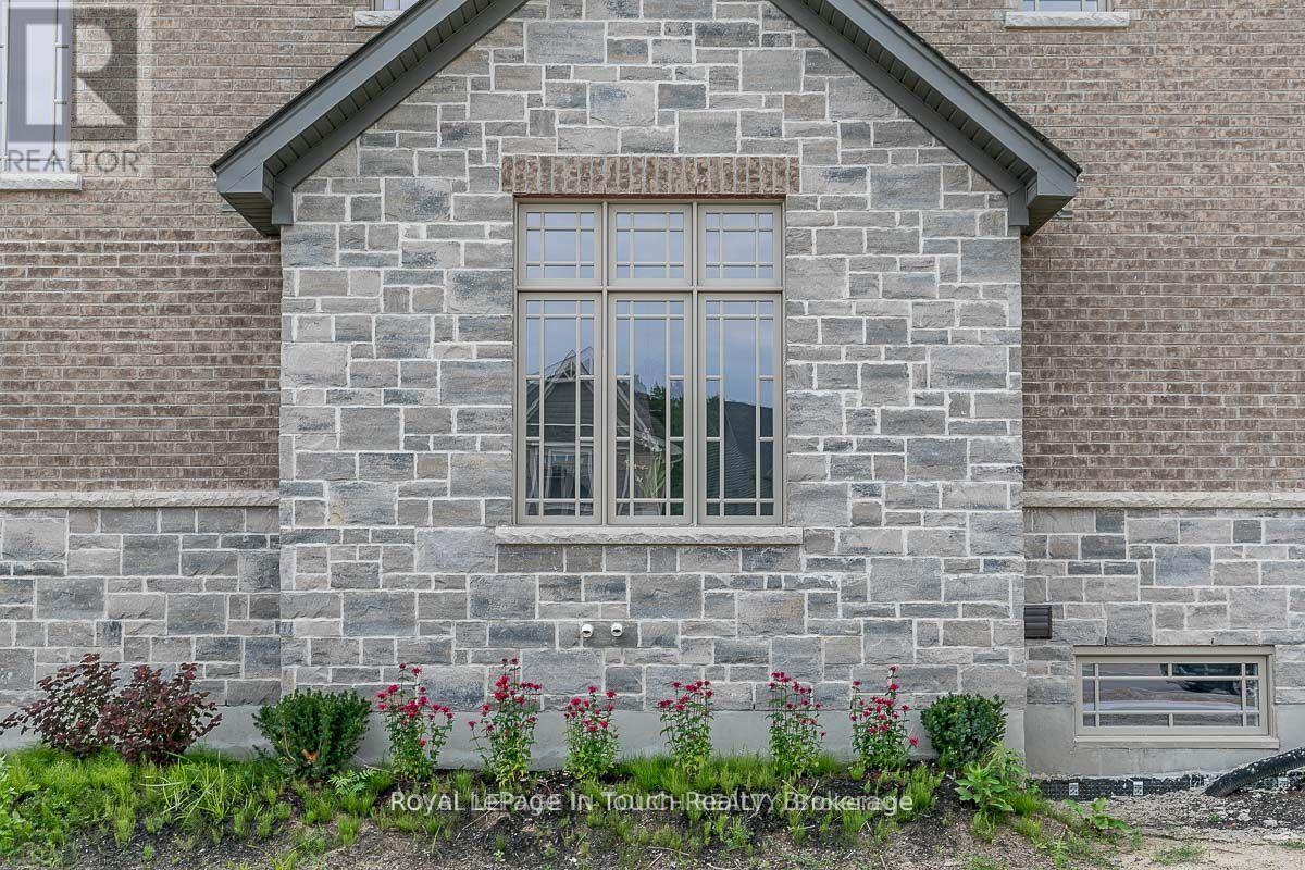 












2 ROWLAND STREET

,
Collingwood,




Ontario
L9Y5M5

