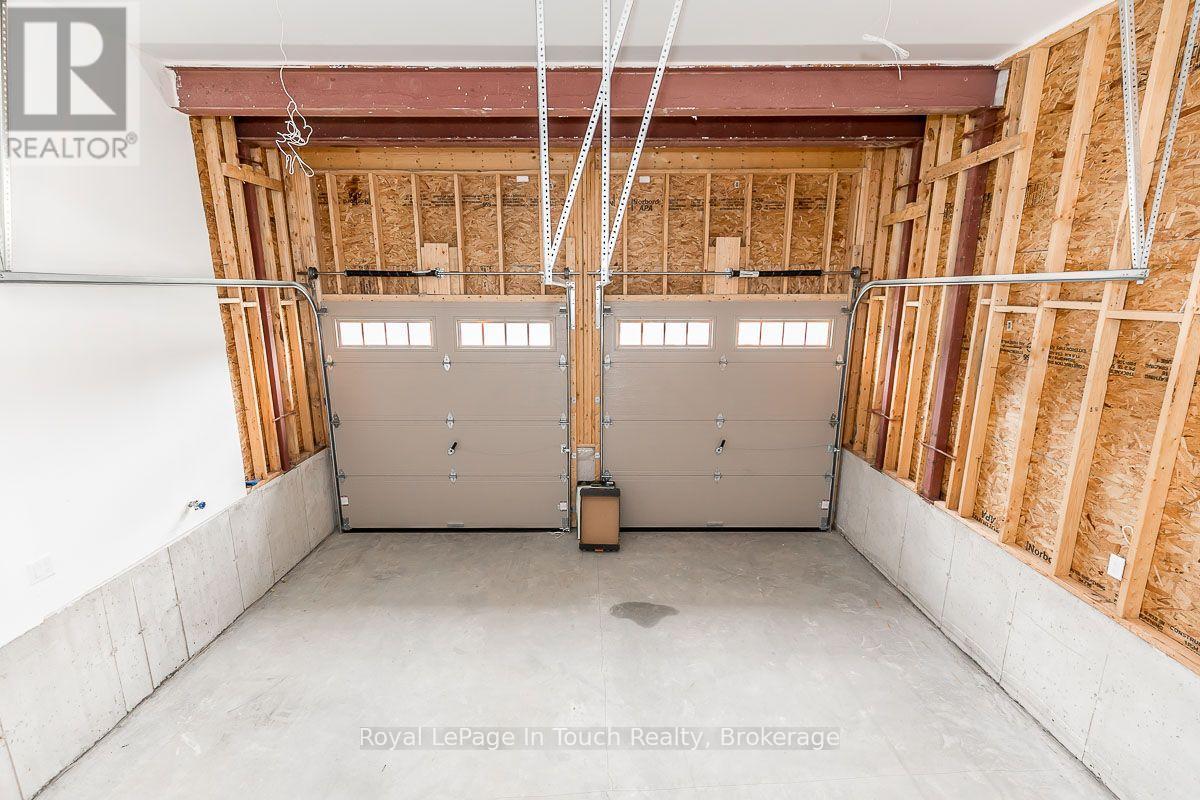 












2 ROWLAND STREET

,
Collingwood,




Ontario
L9Y5M5

