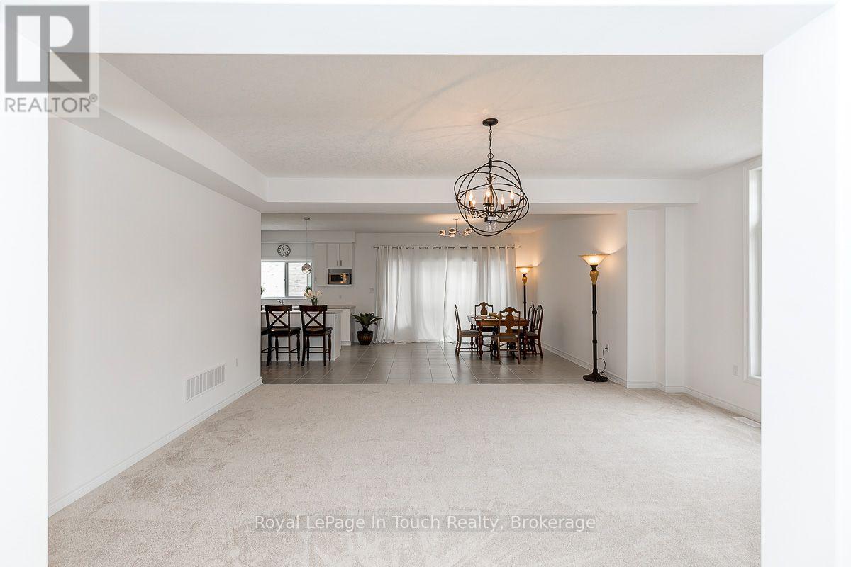 












2 ROWLAND STREET

,
Collingwood,




Ontario
L9Y5M5

