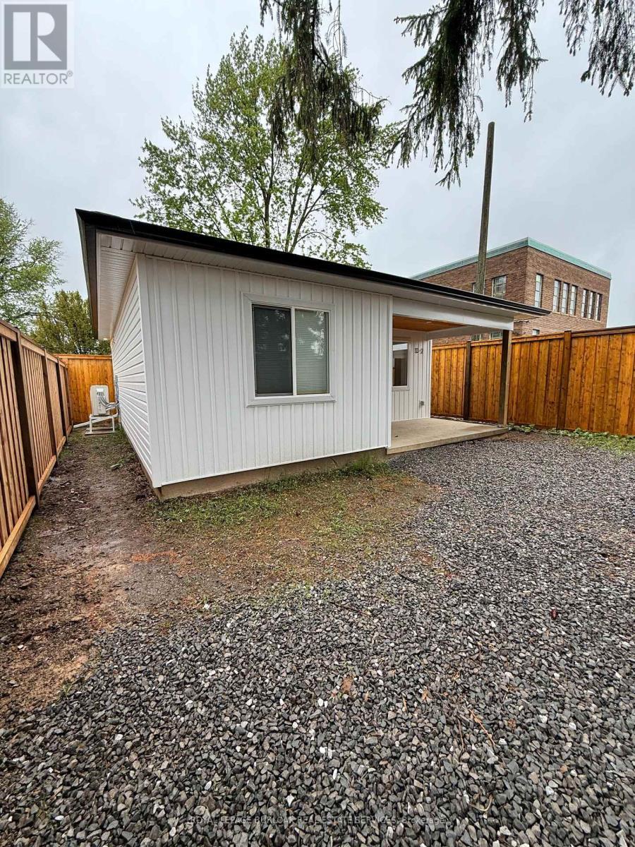 












2 - 13 DUNCAN STREET

,
Welland,




Ontario
L3B2C5

