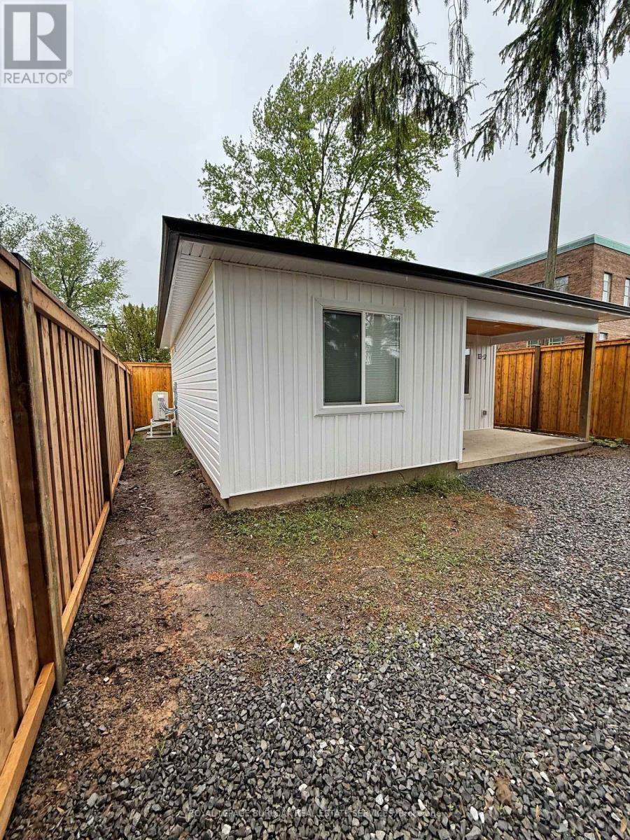












2 - 13 DUNCAN STREET

,
Welland,




Ontario
L3B2C5


