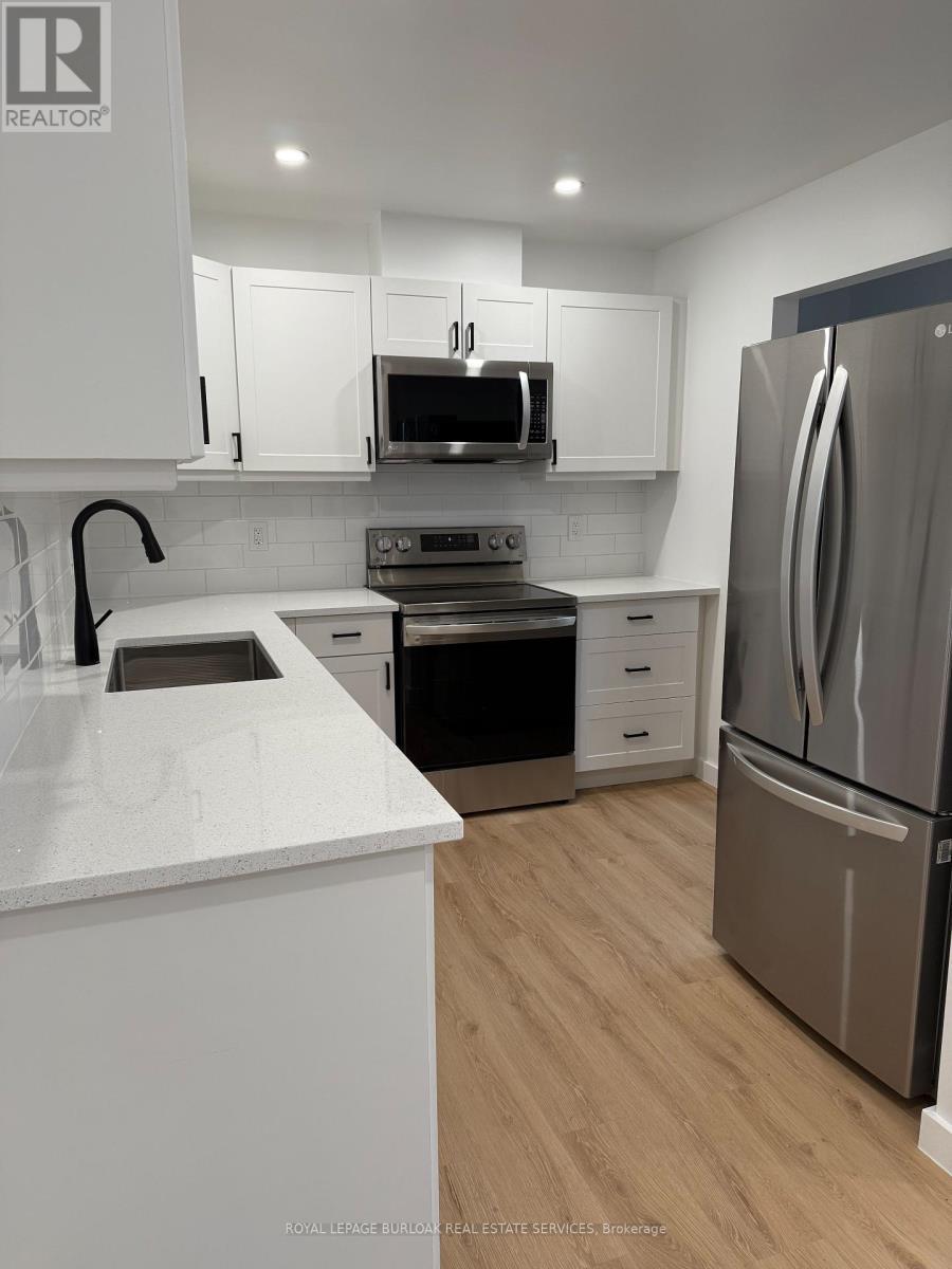 












2 - 13 DUNCAN STREET

,
Welland,




Ontario
L3B2C5

