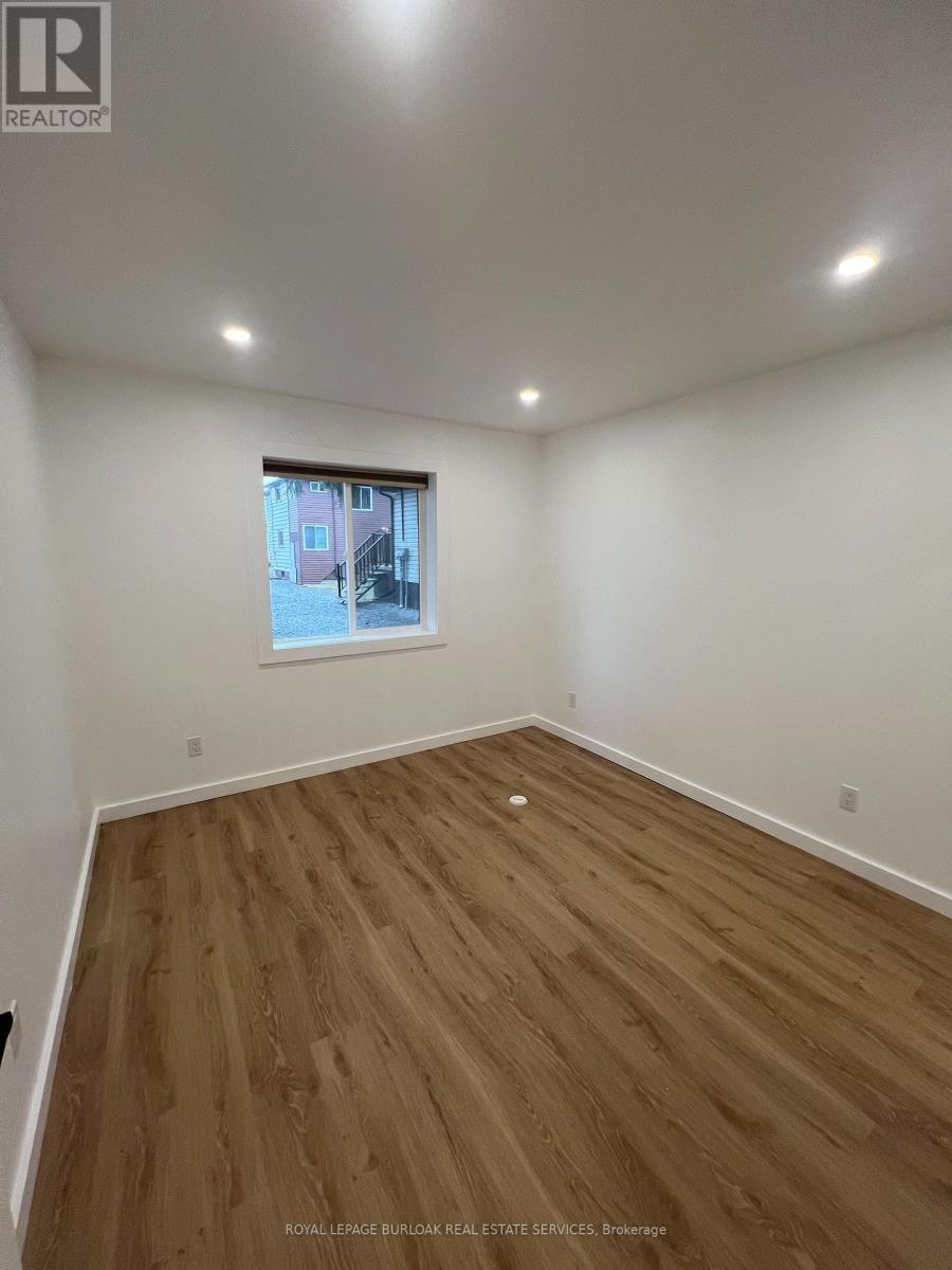 












2 - 13 DUNCAN STREET

,
Welland,




Ontario
L3B2C5

