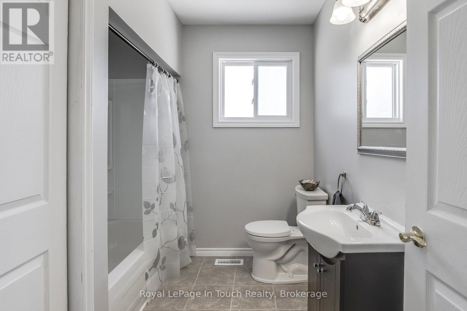 












284 CONCESSION 12 ROAD E

,
Tiny,




Ontario
L0L2J0


