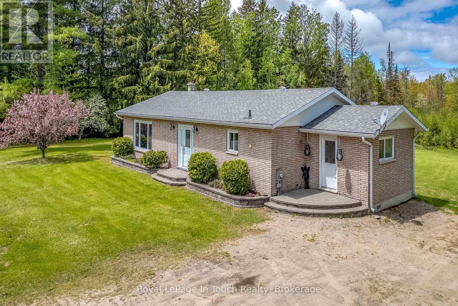 












284 CONCESSION 12 ROAD E

,
Tiny,




Ontario
L0L2J0

