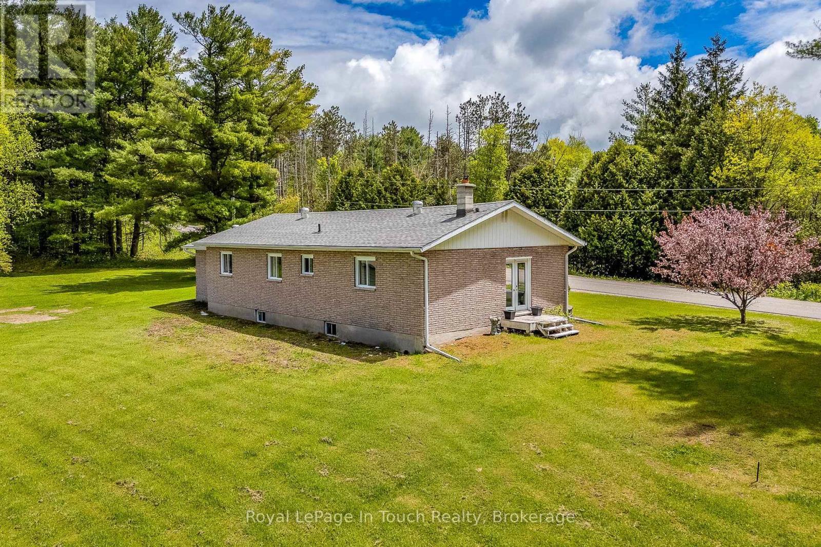












284 CONCESSION 12 ROAD E

,
Tiny,




Ontario
L0L2J0

