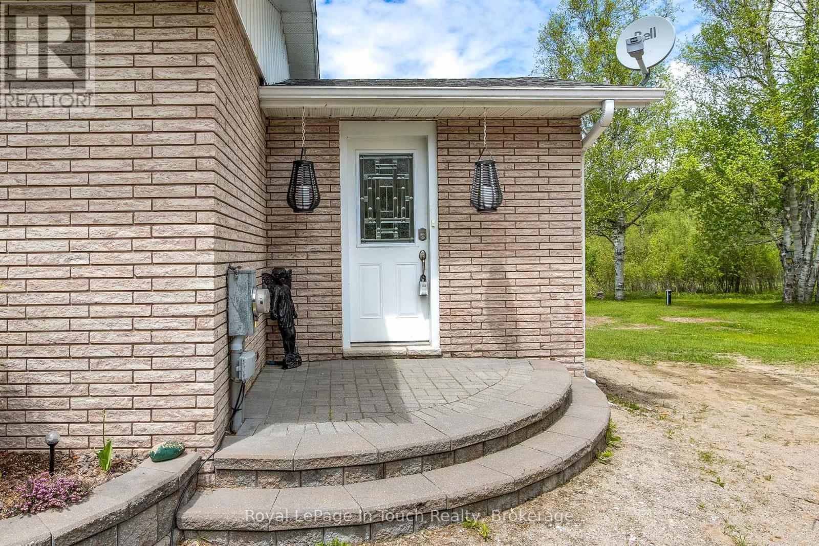 












284 CONCESSION 12 ROAD E

,
Tiny,




Ontario
L0L2J0

