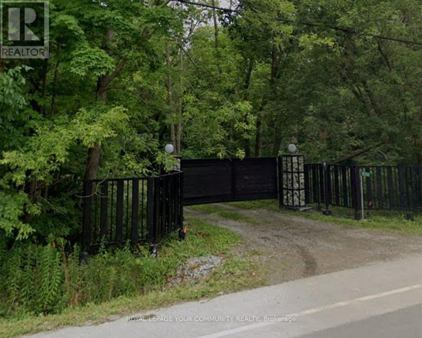 












15550 DUFFERIN STREET

,
King,




Ontario
L7B1K5

