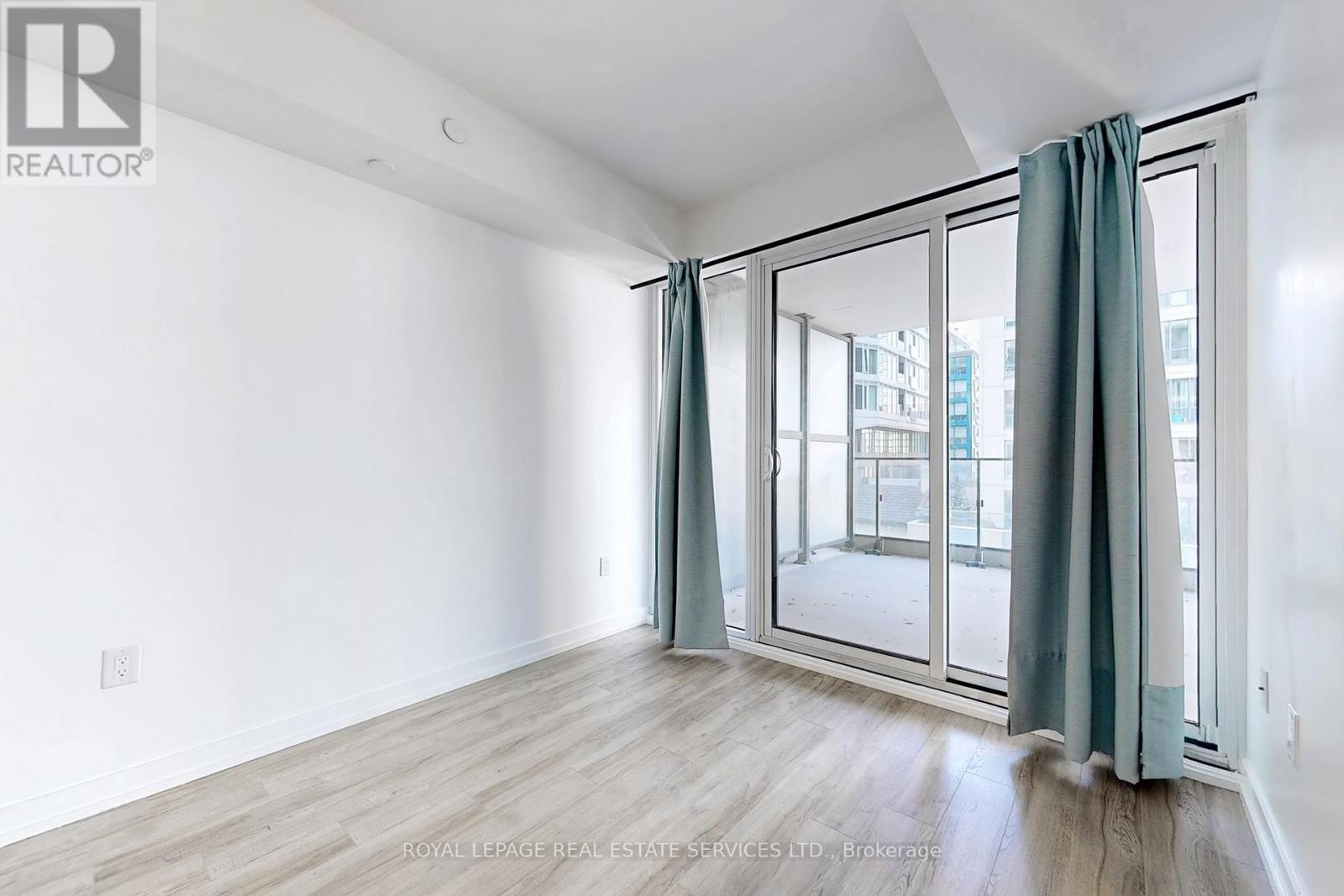 












612 - 77 SHUTER STREET

,
Toronto,




Ontario
M5B0B8

