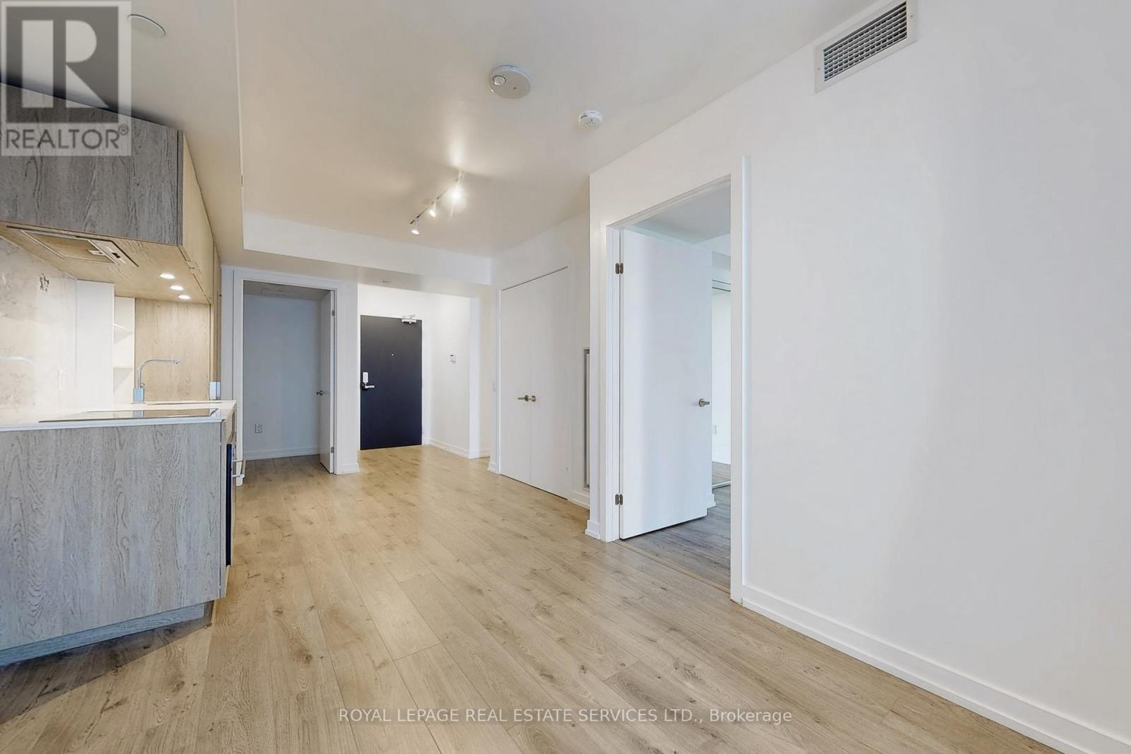












612 - 77 SHUTER STREET

,
Toronto,




Ontario
M5B0B8

