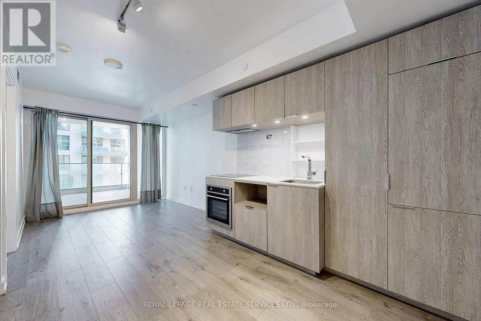 












612 - 77 SHUTER STREET

,
Toronto,




Ontario
M5B0B8

